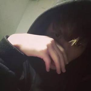 多想在平庸的生活拥抱你