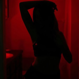 Mueves Así (Explicit)