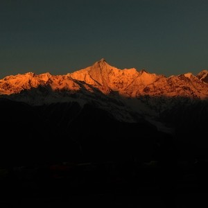 走进卡瓦格博 (伴奏)