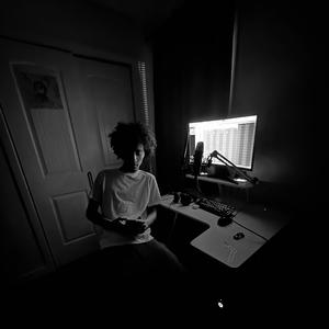 Halloween (feat. st4rbabii) (Explicit)