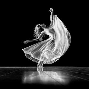 Dance in the Dark (Remix)