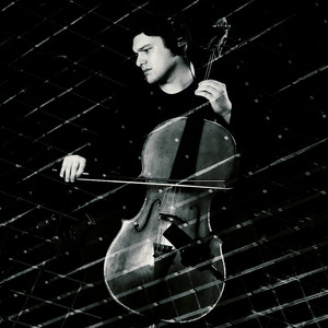 III. Courante (Live)