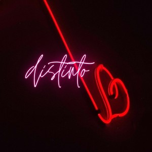 Distinto