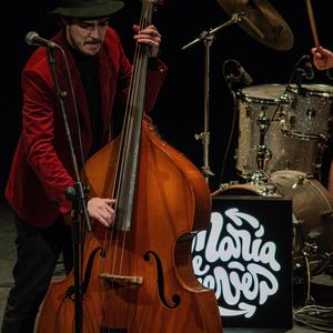 Lo mal que estoy y lo poco que me quejo(feat. MARIA AL REVES & Fran Baraja)(Directo)