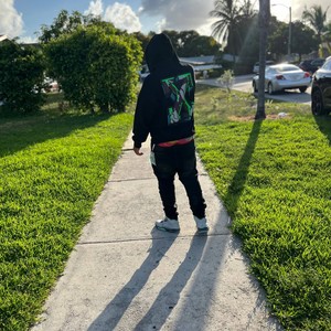 Benzo (feat. Mizzle2x) (Explicit)