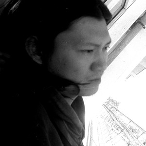 昆明桥下的小贩