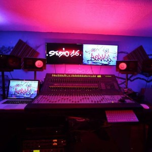 La crise (feat. alibi montana & Battso) (Explicit)