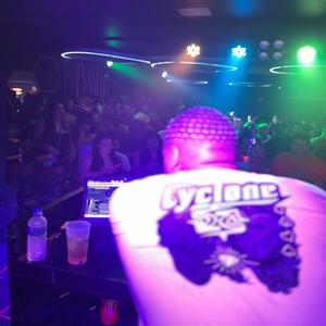 # NA SEMANA E FODA PRA ZOAR