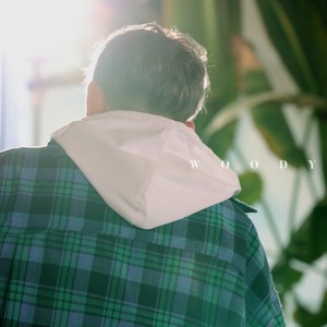 Woody - Dancing in the rain