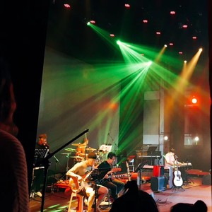 有没有人告诉你 (Live)