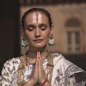 Radha Naam Adhar Paramadhana (feat. Ramón Rodríguez Gómez - Tabla & Toni Calvo - Sitar)