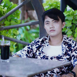 Người Thương Kẻ Nhớ