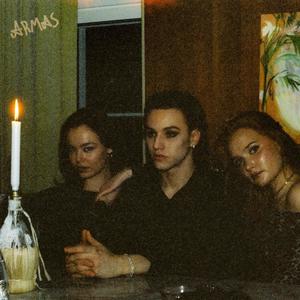 KUUKÄVELY (Explicit)