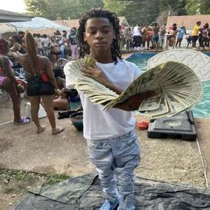 thats a female (feat. shozey) (Explicit)