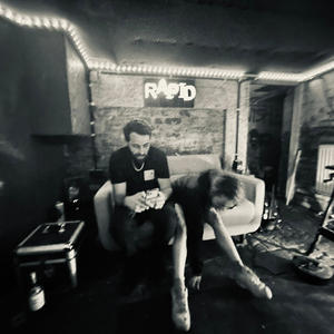 Restless (feat. Riddla)