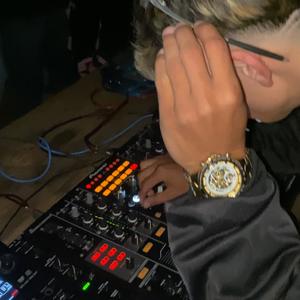 DEIXA EU IR (ELETROFUNK) (Explicit)