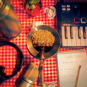 Tomate Unos Mates Conmigo (Explicit)