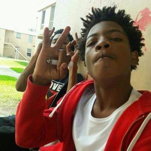 Snakes (feat. Gdot Savage & MB) (Explicit)