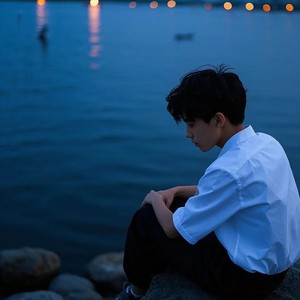 少年的夜晚 (伴奏)