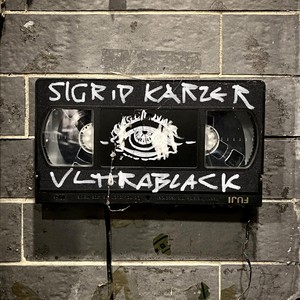 Sigrid Karzer Ultrablack