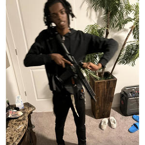 Xhoppa - Give dat shii uph (Official Audio) (feat. HoeB5) (Explicit)