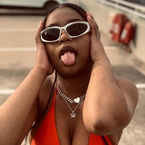 Ngizobukisa (Explicit)