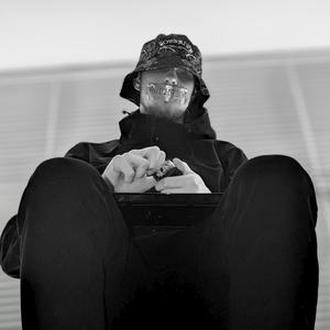 Addictions (feat. Mic Righteous) (Explicit)