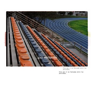 Creo Que vi un Fantasma Entre las Persianas