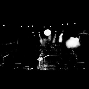 我的心在2022年的初冬撕裂 (伴奏)