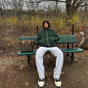 On the nose (Explicit)