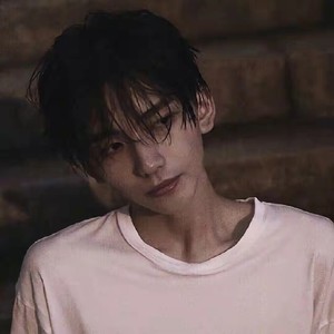 过了很久我终于原抬头看