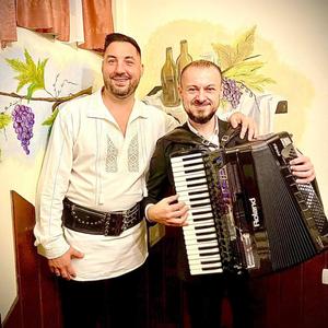Tropa Tropa(feat. Laurentiu Craciun si Taraful Emil Poke))