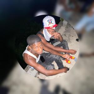 Malo Con Lo Cuero (feat. Yoldi Gretti & Tetty Dinoso)