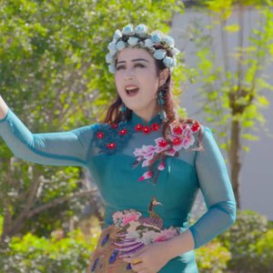 向白衣英雄致敬