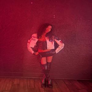 Bella Thorne (Explicit)