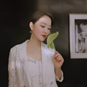 飘落人间