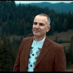 Viata-i cartea cu povesti