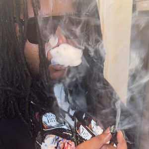 Who does tht ? (feat. Brendo5k) (Explicit)