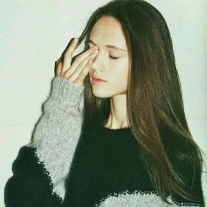 好像是每个人都拖着旧行李