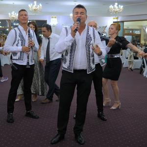 Fata mea azi esti mireasa