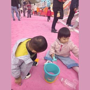 粉色沙滩的童年