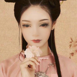 轻轻一曲唱前尘