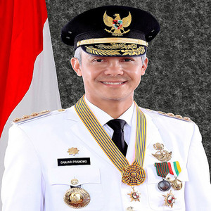 GUNTUR ( Ganjar Untuk Rakyat )