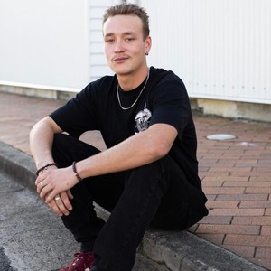 KNOW ABOUT ME (Explicit)