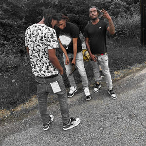 Money Runnin (feat. SlimmyGz) (Explicit)