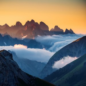 A Wind That Walks Without Sound