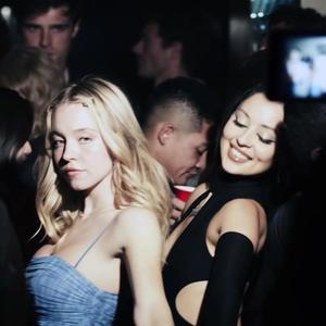 Party girl (Explicit)