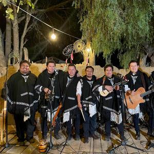 Cumbia Wiñaypaj - Déjame Amarte (Autor Jacob A.)