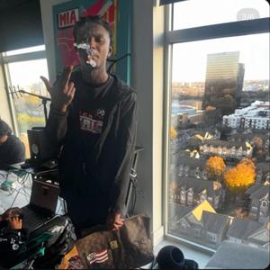 Flew Through (feat. WaloHeights & New Age Music) (Explicit)