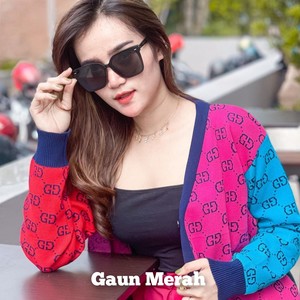 Gaun Merah